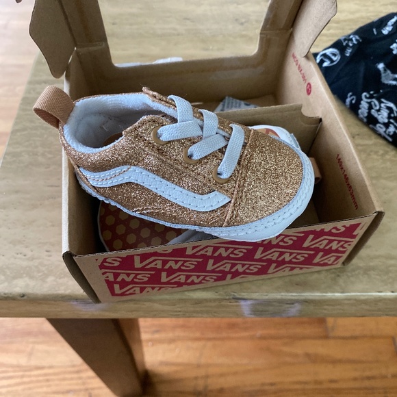 Infant shoes - Picture 1 of 1